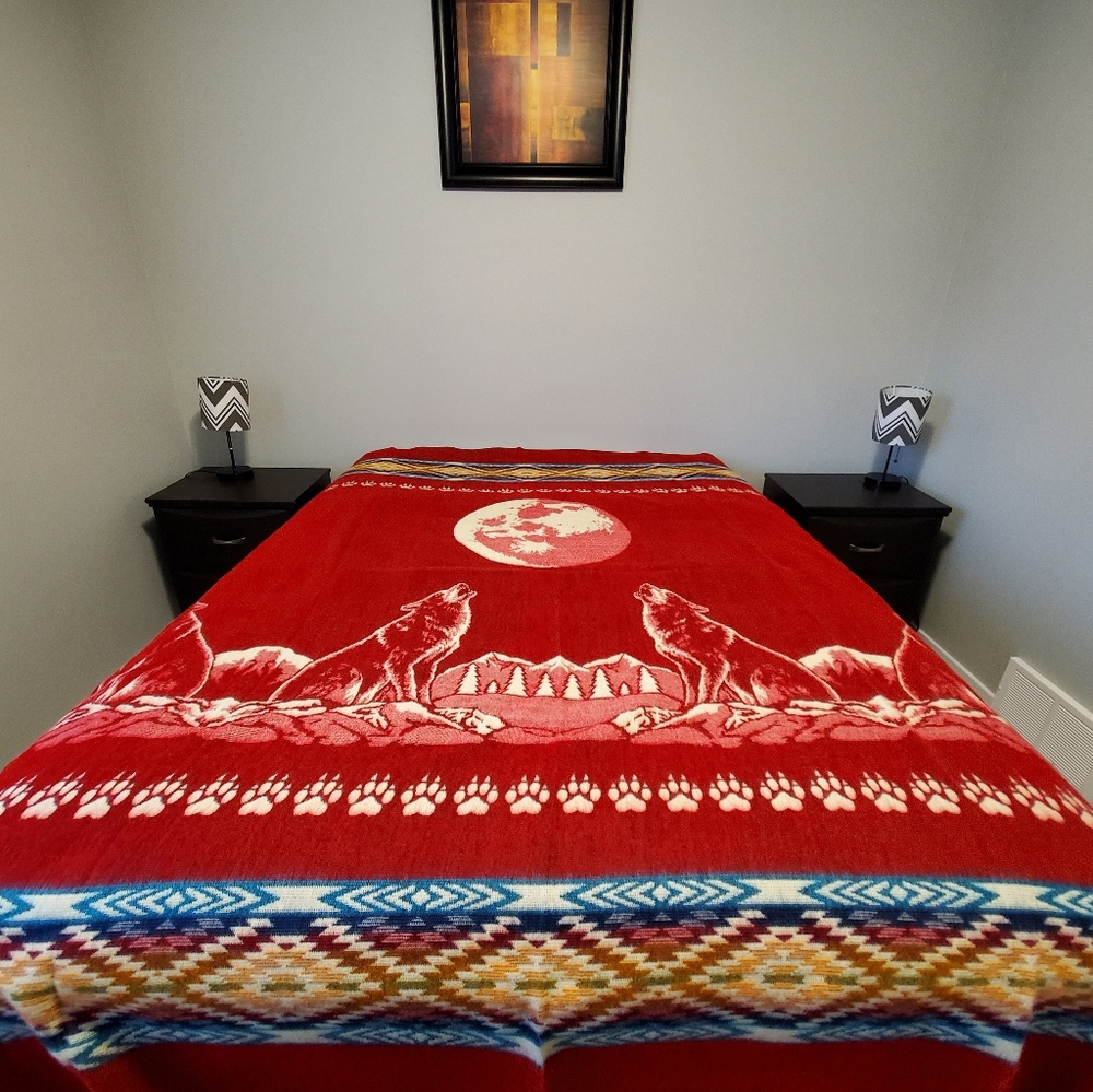 RED WOLF COZY, ULTRA SOFT, BLANKET, NEW ITEM, UNIQUE GIFT